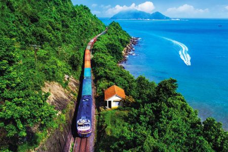 hue to da nang by train