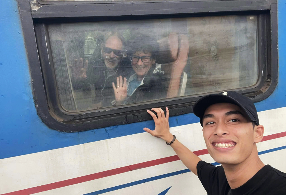 Hue day tour by train